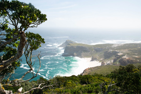 Panoramablick auf die Küste Südafrikas mit dem Kap der Guten Hoffnung.