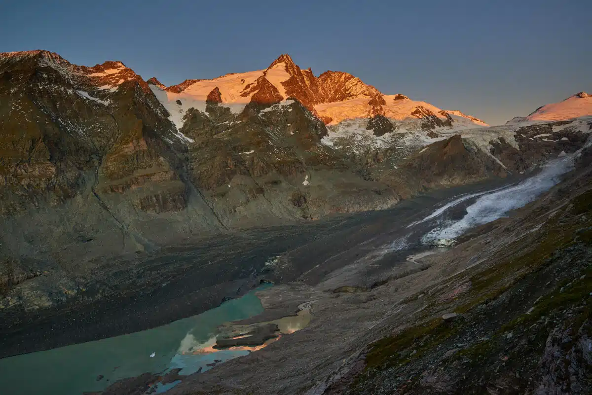 Großglockner mit Pasterzengletscher bei Sonnenaufgang