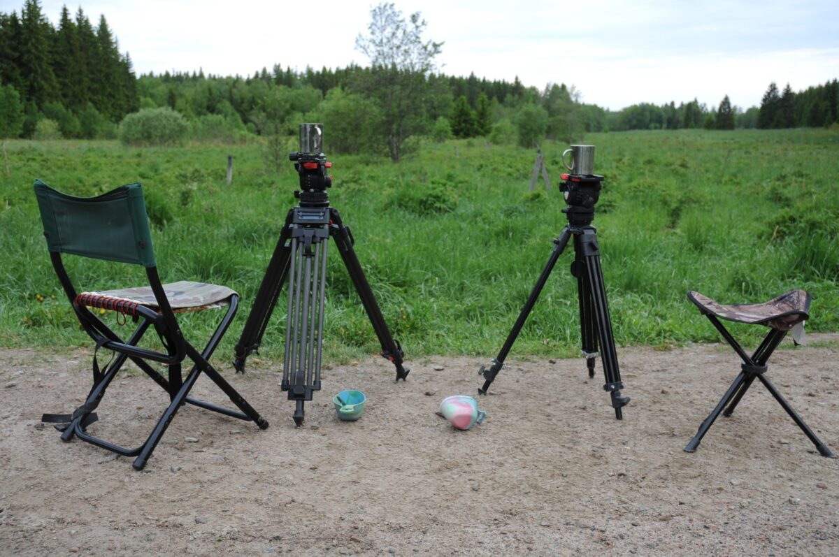 Two tripods serve as cup holders